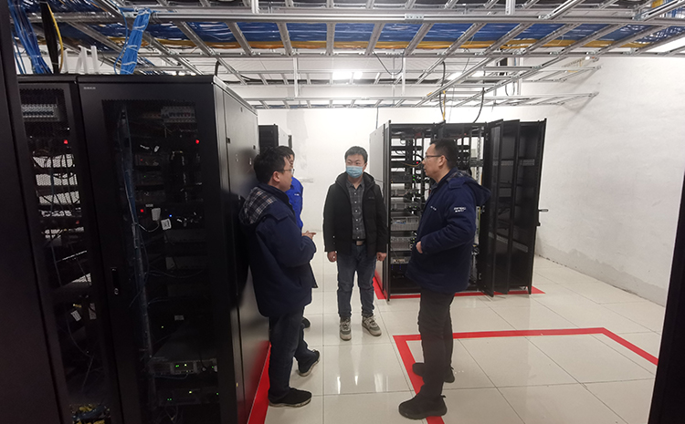 金雞灘煤礦數(shù)據(jù)機(jī)房全氟己酮自動(dòng)滅火裝置安裝完成!