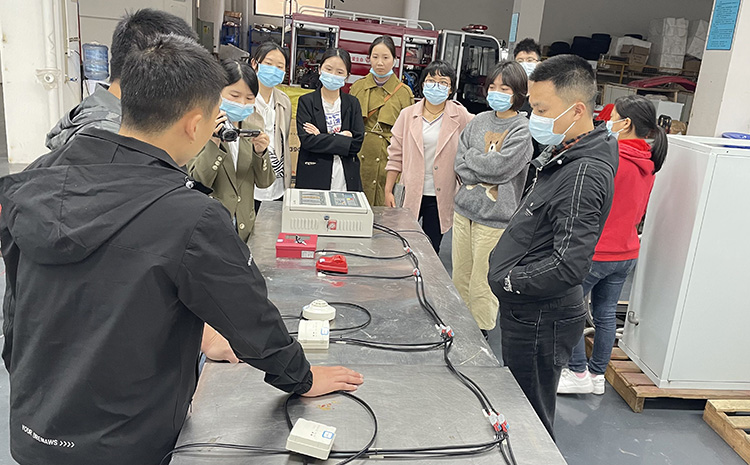 全氟己酮滅火裝置產(chǎn)品培訓(xùn).jpg 全氟己酮滅火裝置產(chǎn)品培訓(xùn).jpg